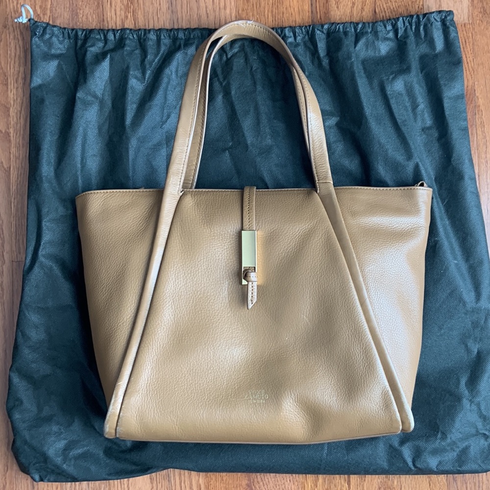Vince Camuto tote